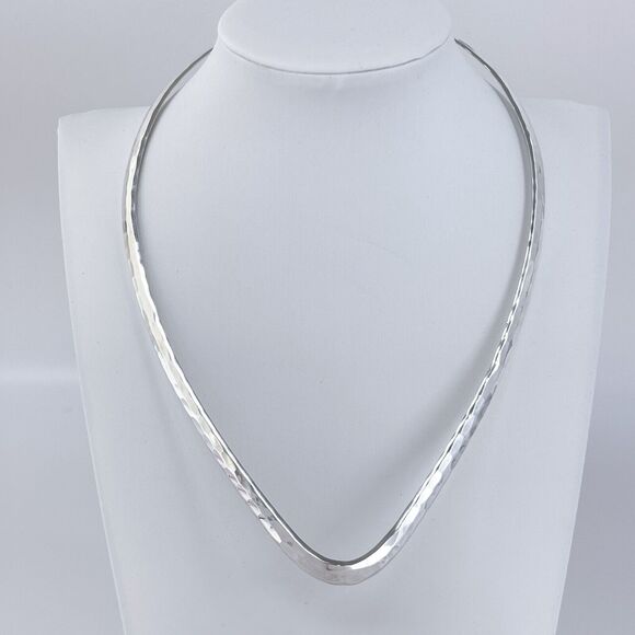Vintage 32.8 Gram Sterling Silver 925 Hammered V Shape Collar Necklace 17" - Picture 1 of 5